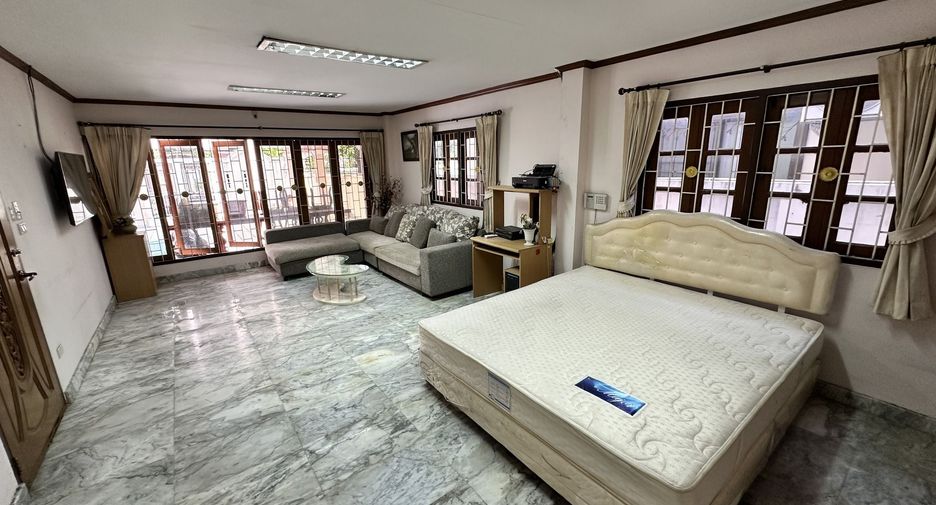 Haus zum Kauf und zur Miete mit 5 Zimmer in Khan Na Yao, Bangkok