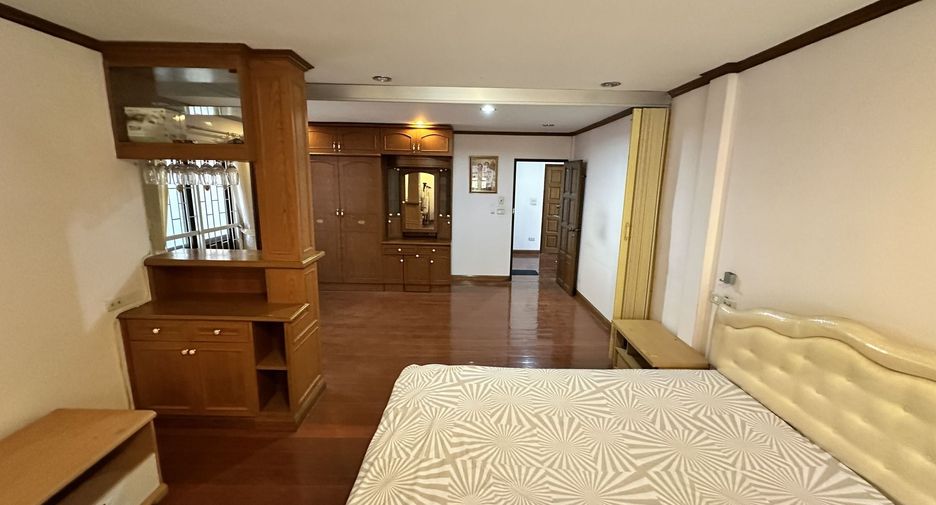 Haus zum Kauf und zur Miete mit 5 Zimmer in Khan Na Yao, Bangkok