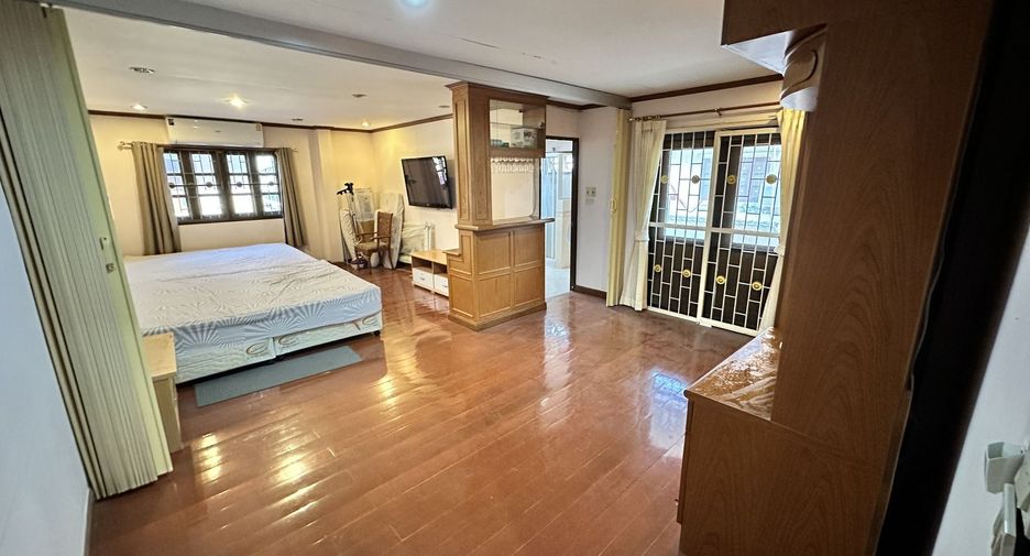 Haus zum Kauf und zur Miete mit 5 Zimmer in Khan Na Yao, Bangkok