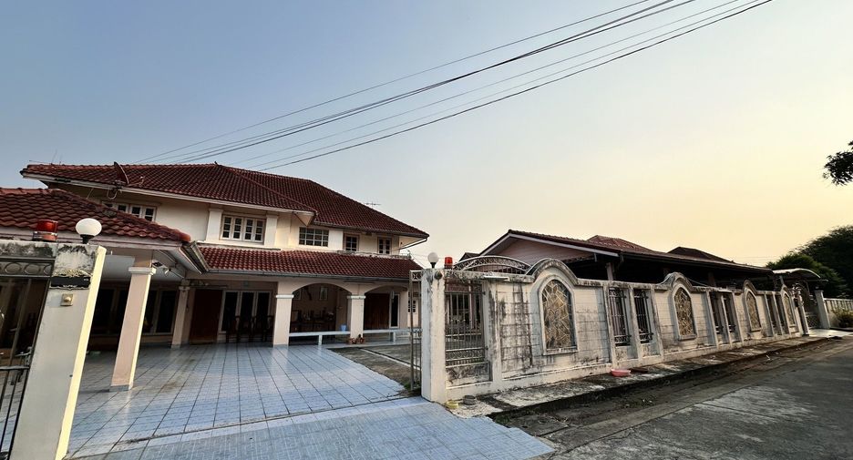 Haus zum Kauf und zur Miete mit 5 Zimmer in Khan Na Yao, Bangkok