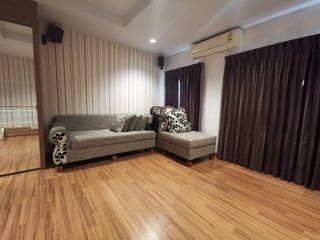 For rent 3 bedrooms townhouse in Yan Nawa, Bangkok
