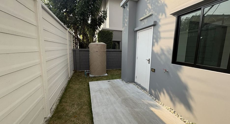 For sale and for rent 4 bedrooms house in Mueang Samut Prakan, Samut Prakan
