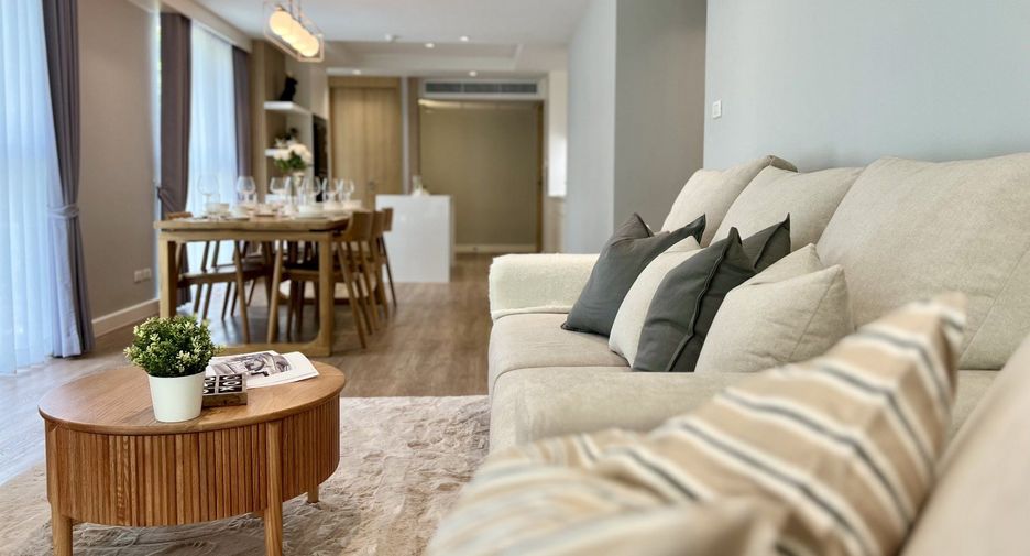 For rent 2 bedrooms condo in Watthana, Bangkok