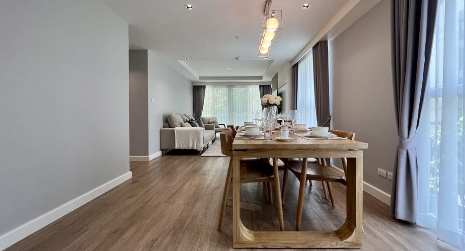 For rent 2 bedrooms condo in Watthana, Bangkok