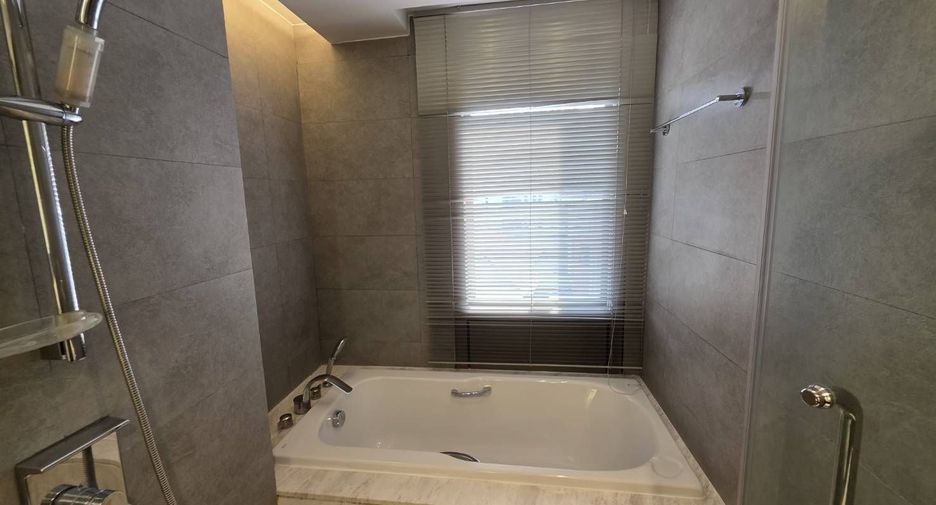 For rent 2 ベッドルーム condo in Khlong Toei, Bangkok