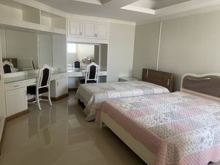 For rent 4 bedrooms condo in Watthana, Bangkok