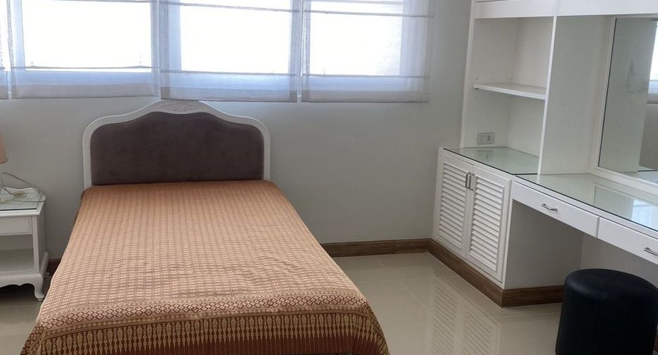 Condo en alquiler de 4 habitaciones en Watthana, Bangkok