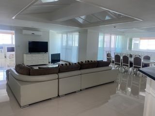 For rent 4 bedrooms condo in Watthana, Bangkok