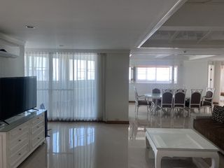 For rent 4 bedrooms condo in Watthana, Bangkok