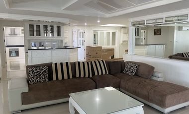 For rent 4 bedrooms condo in Watthana, Bangkok