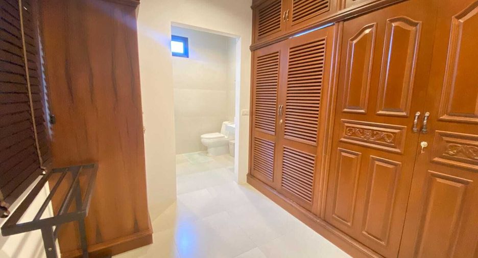 For rent 3 bedrooms villa in Mueang Phuket, Phuket