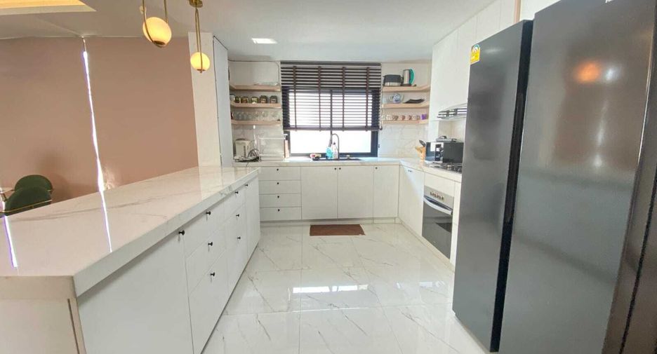 For rent 3 bedrooms villa in Mueang Phuket, Phuket