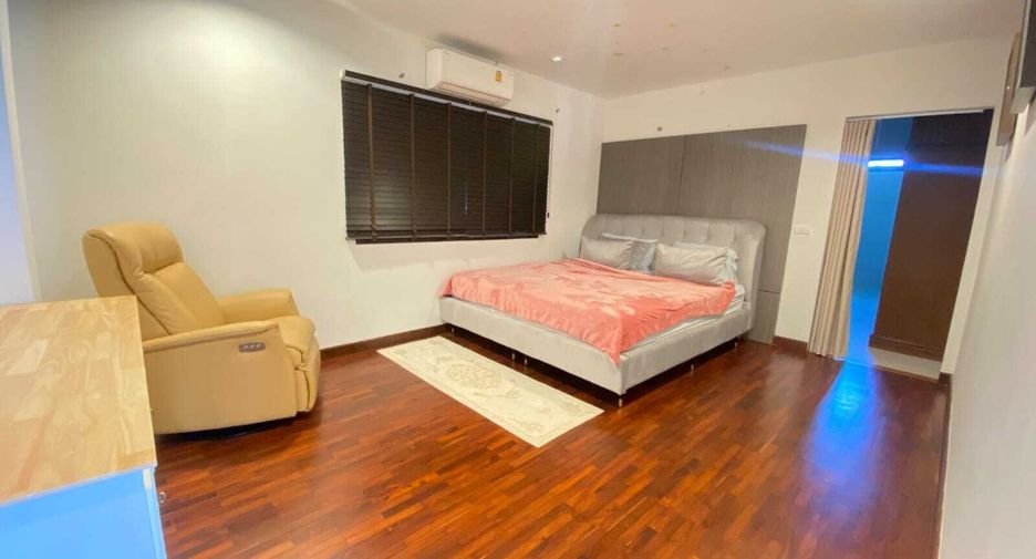 For rent 3 bedrooms villa in Mueang Phuket, Phuket
