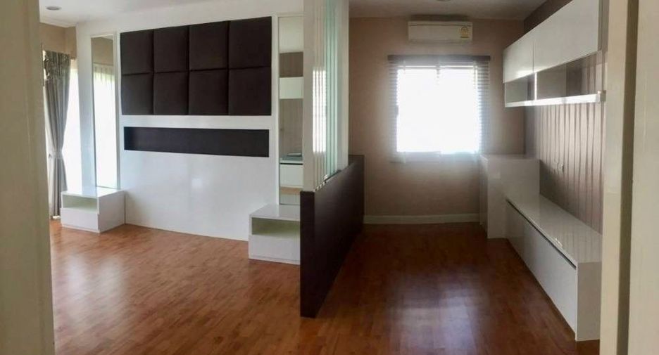 For sale 4 bedrooms house in Khan Na Yao, Bangkok