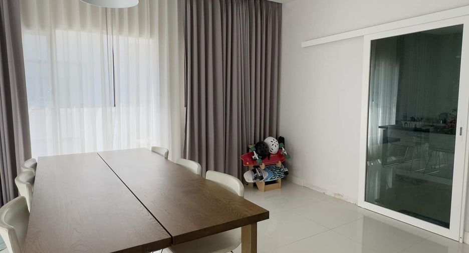 Casa en alquiler de 4 habitaciones en Bang Khen, Bangkok