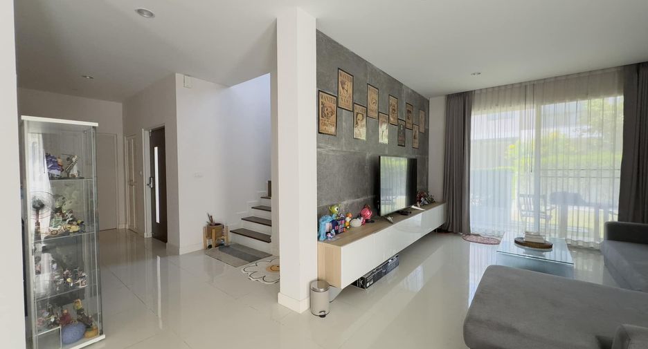 Casa en alquiler de 4 habitaciones en Bang Khen, Bangkok