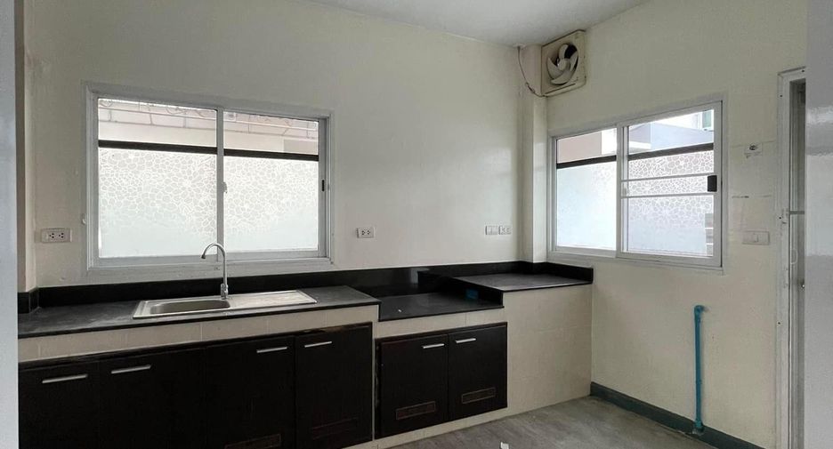 For sale and for rent 3 bedrooms house in Mueang Samut Prakan, Samut Prakan