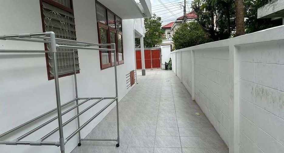ให้เช่า 4 ห้องนอน บ้านเดี่ยว ใน พระโขนง, กรุงเทพฯ
