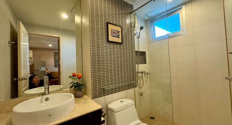 For rent 1 bed condo in Watthana, Bangkok