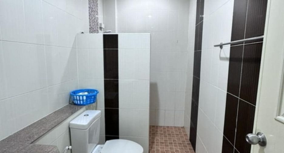 For rent 3 bedrooms townhouse in Bang Phli, Samut Prakan