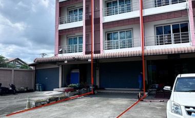 For rent 3 bedrooms townhouse in Bang Phli, Samut Prakan