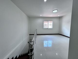 For rent 3 bedrooms townhouse in Bang Phli, Samut Prakan