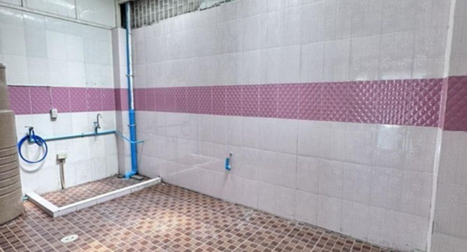 For rent 3 bedrooms townhouse in Bang Phli, Samut Prakan
