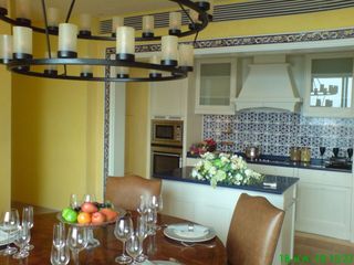 For rent 3 bedrooms condo in Khlong Toei, Bangkok