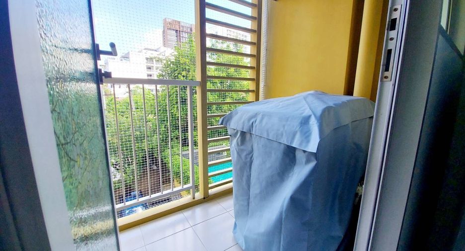 For sale studio condo in Watthana, Bangkok