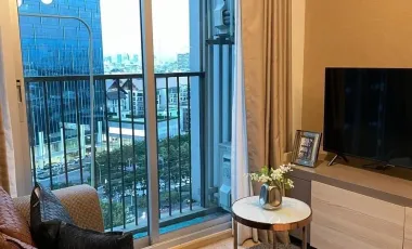 Condo en alquiler de 2 habitaciones en Huai Khwang, Bangkok