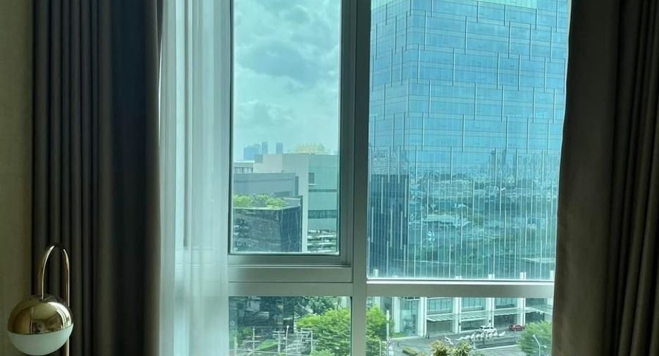 Condo en alquiler de 2 habitaciones en Huai Khwang, Bangkok