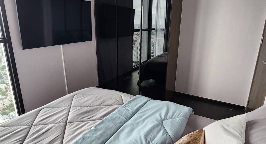 For rent 2 bedrooms condo in Watthana, Bangkok