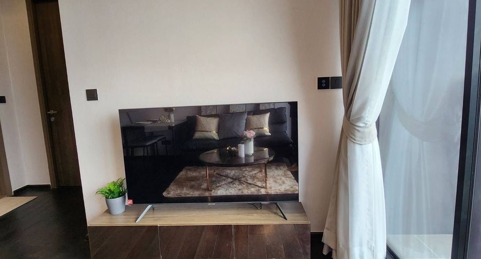 For rent 2 bedrooms condo in Watthana, Bangkok