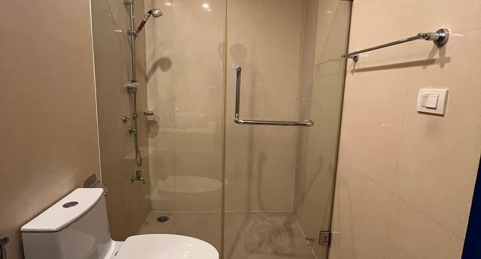 Condo en alquiler de 2 habitaciones en Khlong Toei, Bangkok