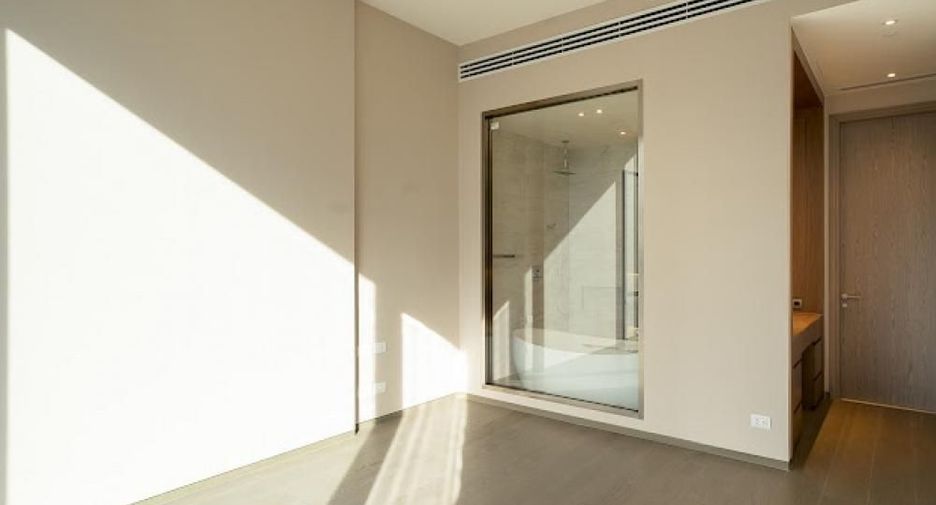 For sale 2 bedrooms condo in Pathum Wan, Bangkok