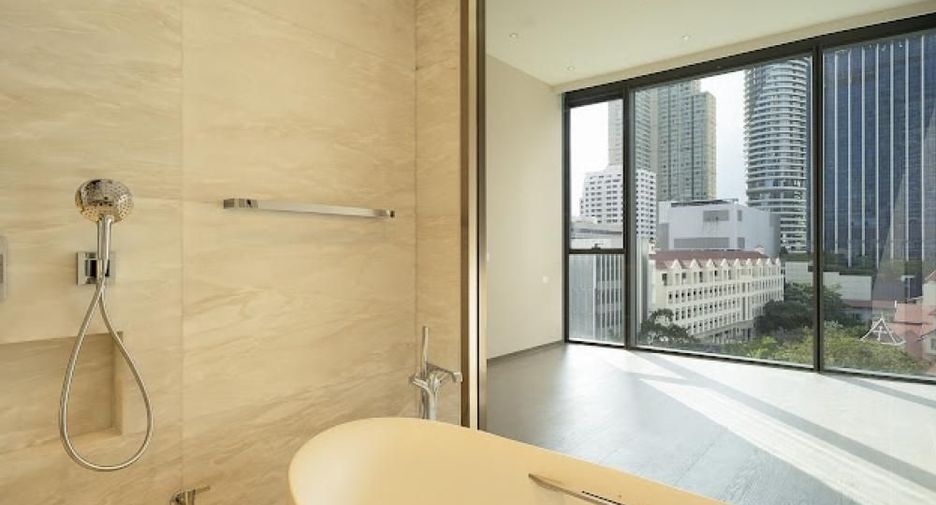 For sale 2 bedrooms condo in Pathum Wan, Bangkok