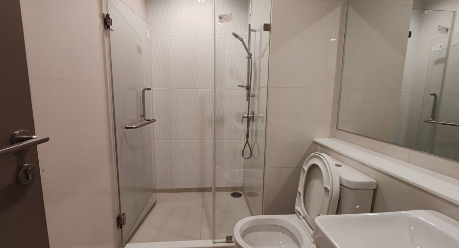 For rent 2 bedrooms condo in Huai Khwang, Bangkok