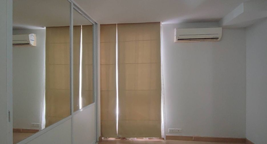 For sale 2 bedrooms condo in Suan Luang, Bangkok