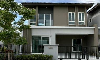 Casa en alquiler de 3 habitaciones en Bang Phli, Samut Prakan