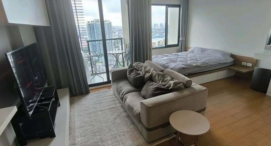 For rent 1 bed condo in Watthana, Bangkok