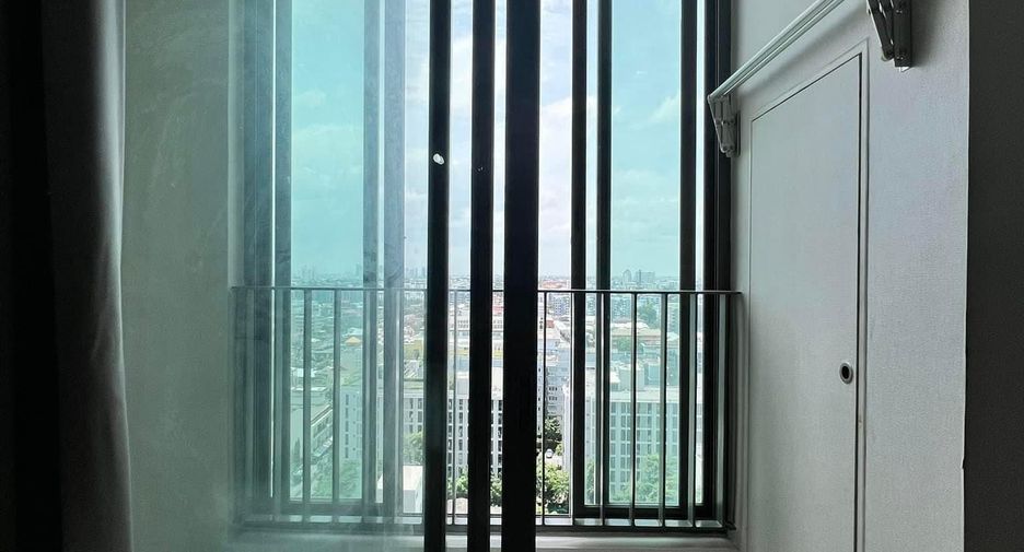 For rent 2 bedrooms condo in Phra Khanong, Bangkok