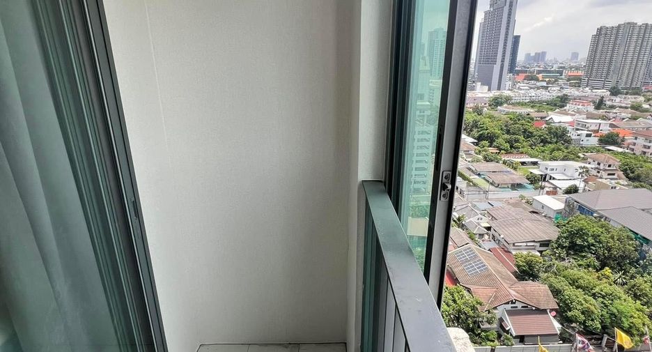 For rent 2 bedrooms condo in Phra Khanong, Bangkok