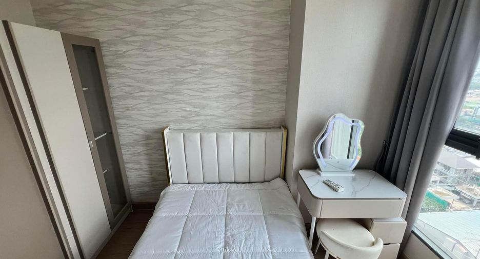 For rent 2 bedrooms condo in Phra Khanong, Bangkok