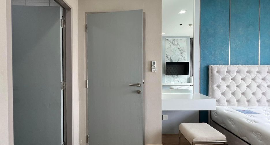 For rent 2 bedrooms condo in Phra Khanong, Bangkok