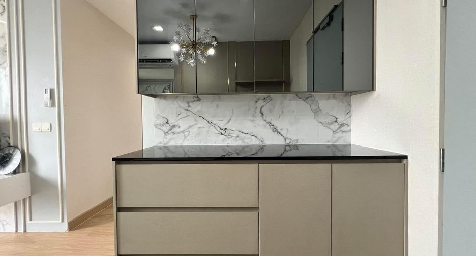 For rent 2 bedrooms condo in Phra Khanong, Bangkok