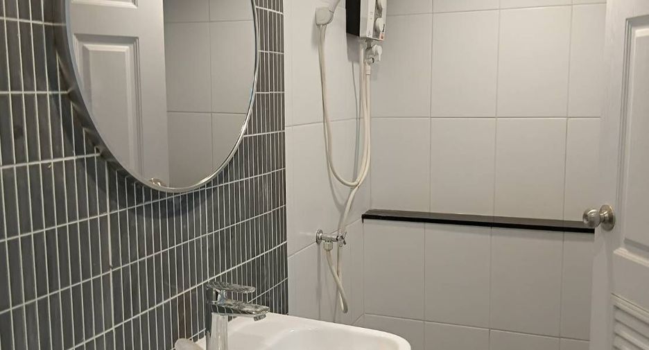 For rent 2 bedrooms retail Space in Bang Na, Bangkok