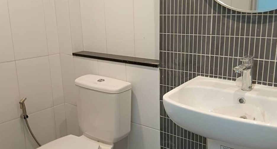 For rent 2 bedrooms retail Space in Bang Na, Bangkok