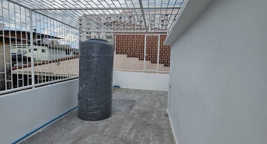 For rent 2 bedrooms retail Space in Bang Na, Bangkok