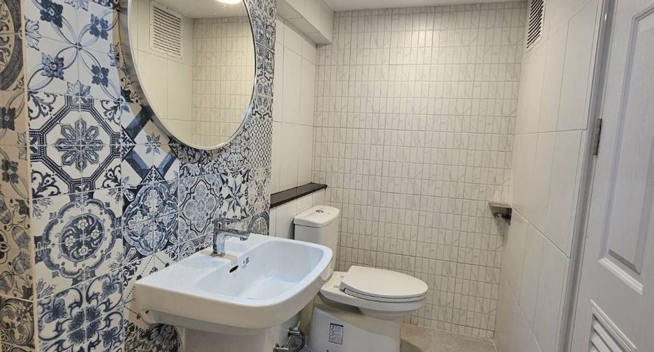 For rent 2 bedrooms retail Space in Bang Na, Bangkok