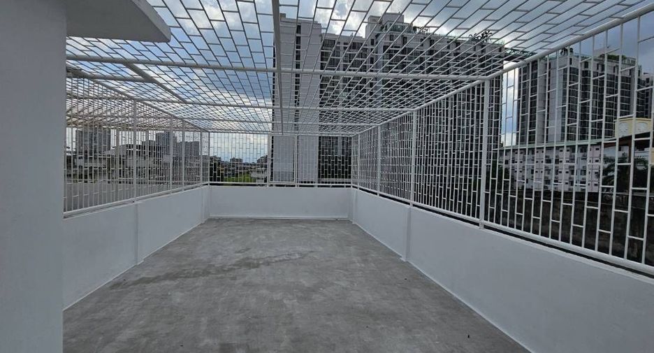 For rent 2 bedrooms retail Space in Bang Na, Bangkok